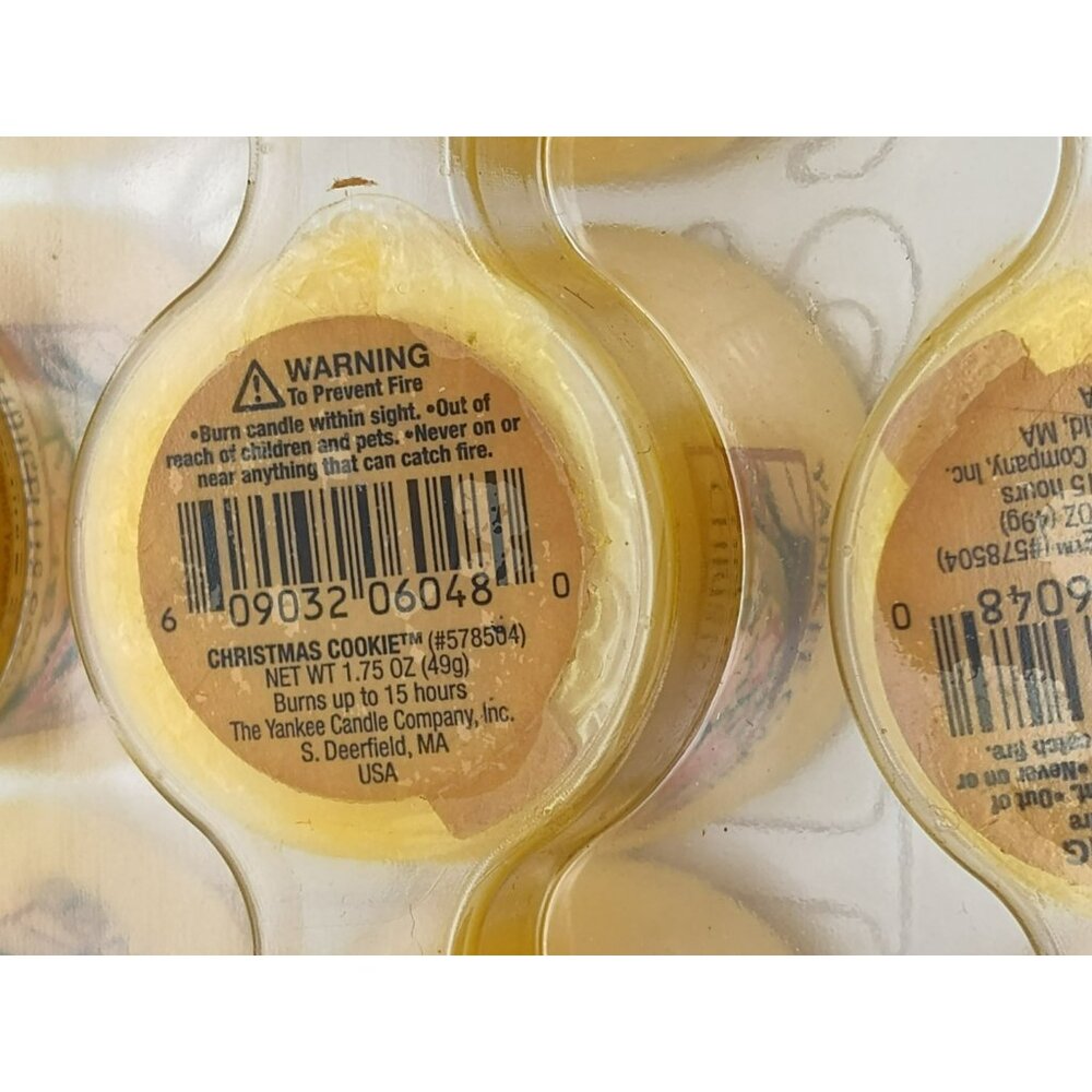 18 Yankee Candle Christmas Cookie Votive Candle lot, Original Packaging, New - Picture 4 of 6